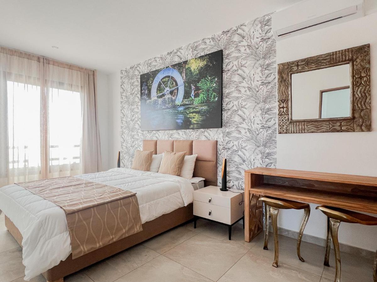 Residence Celestial - Premium 3 Bedrooms Villa With Volcanic Stone Pool Гранд-Бэй Экстерьер фото