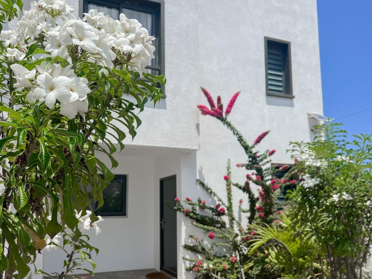 Residence Celestial - Premium 3 Bedrooms Villa With Volcanic Stone Pool Гранд-Бэй Экстерьер фото