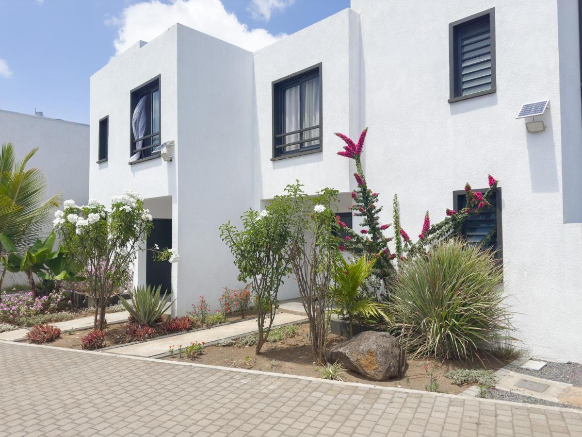 Residence Celestial - Premium 3 Bedrooms Villa With Volcanic Stone Pool Гранд-Бэй Экстерьер фото